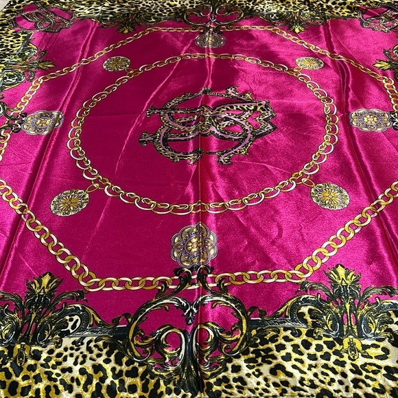 R-2223- Scarf Women's 100 % Polyester NWT - Picture 4 of 6